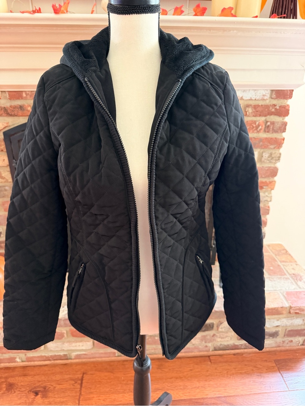 Esprit Women's Black Quilted Hooded Jacket - Size Small EUC